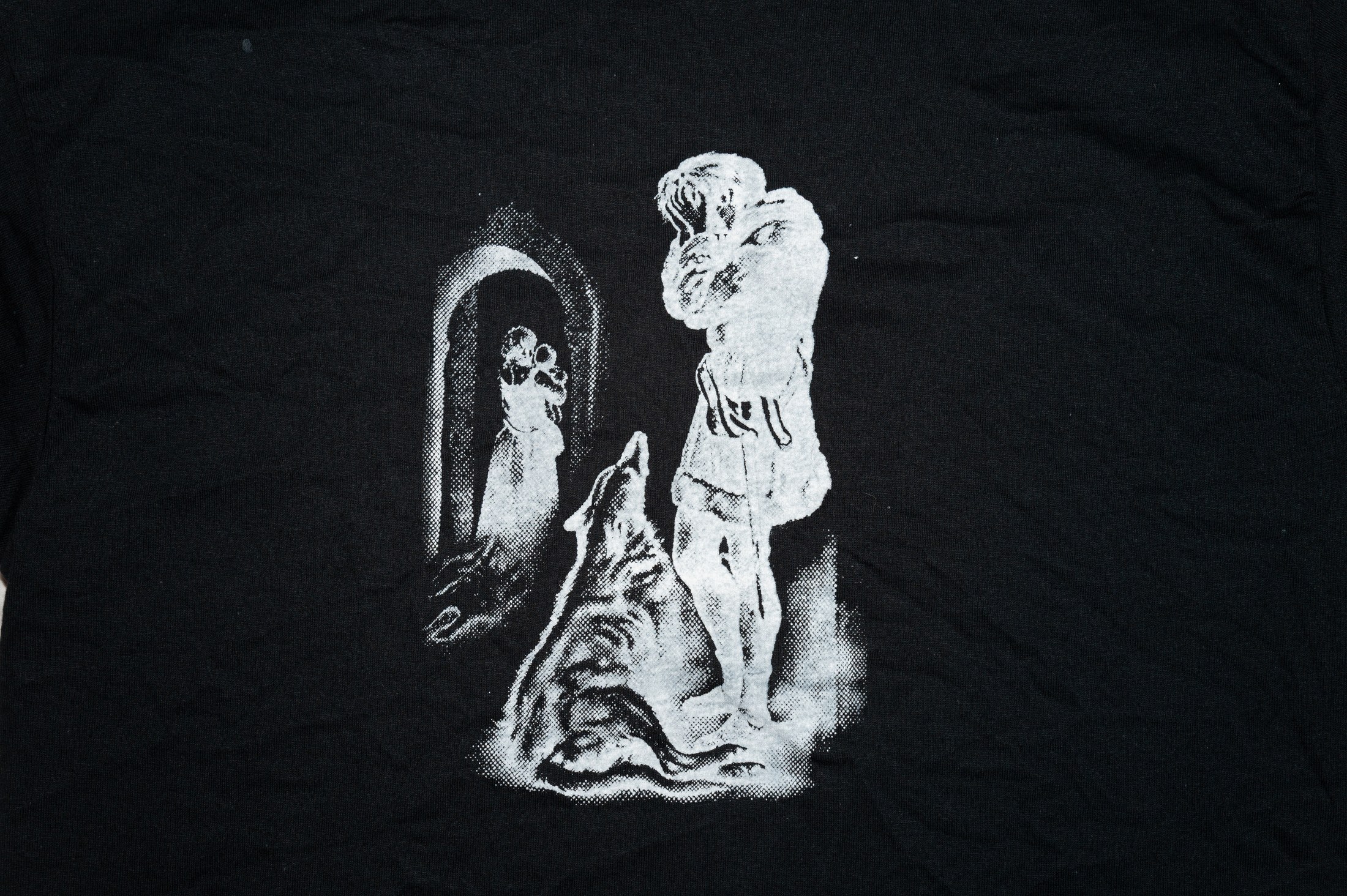 Llywelyn Tee Black print detail