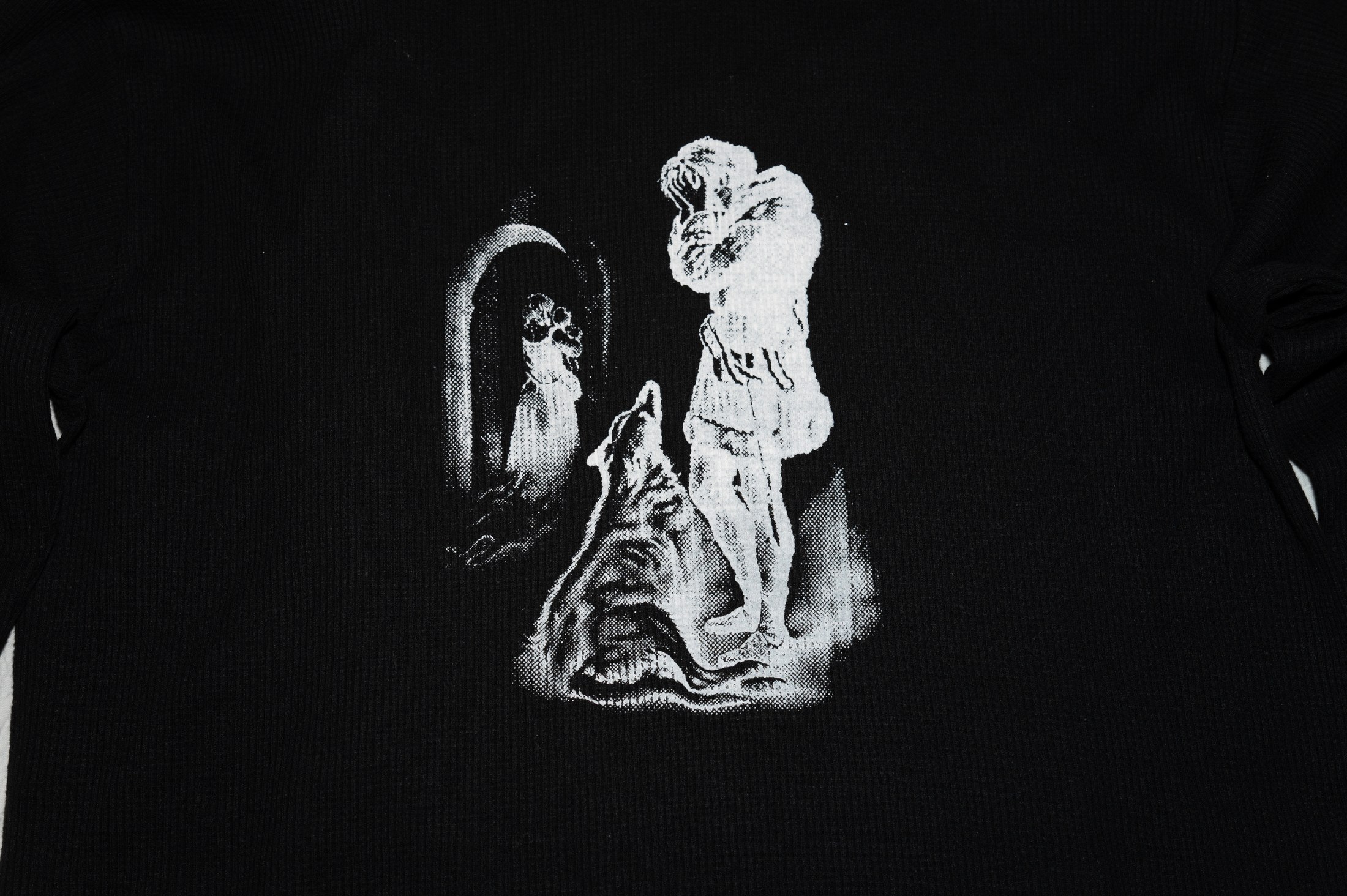 Llywelyn Thermal Black print detail